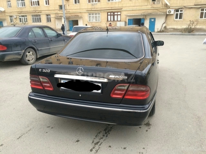 Mercedes E 220 2000, 18,000 km - 2.2 l - Bakı