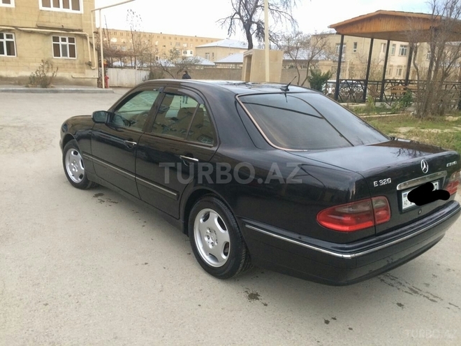 Mercedes E 220 2000, 18,000 km - 2.2 l - Bakı