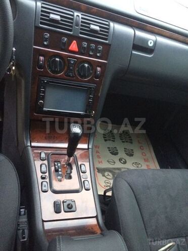 Mercedes E 220 2000, 18,000 km - 2.2 l - Bakı