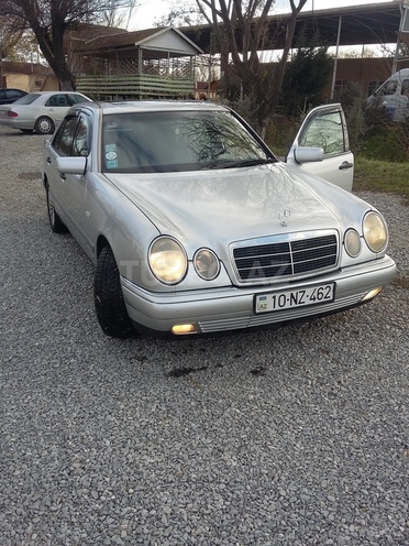 Mercedes E 220 1996, 335,000 km - 2.2 l - Bakı