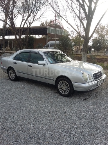 Mercedes E 220 1996, 335,000 km - 2.2 l - Bakı