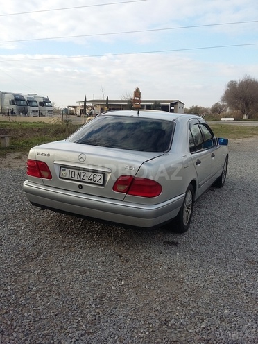 Mercedes E 220 1996, 335,000 km - 2.2 l - Bakı
