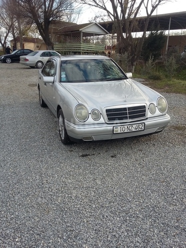 Mercedes E 220 1996, 335,000 km - 2.2 l - Bakı
