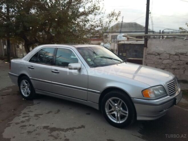 Mercedes C 230 2000, 142,000 km - 2.3 l - Bakı