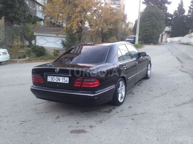 Mercedes E 240 2001, 204,300 km - 2.6 l - Bakı