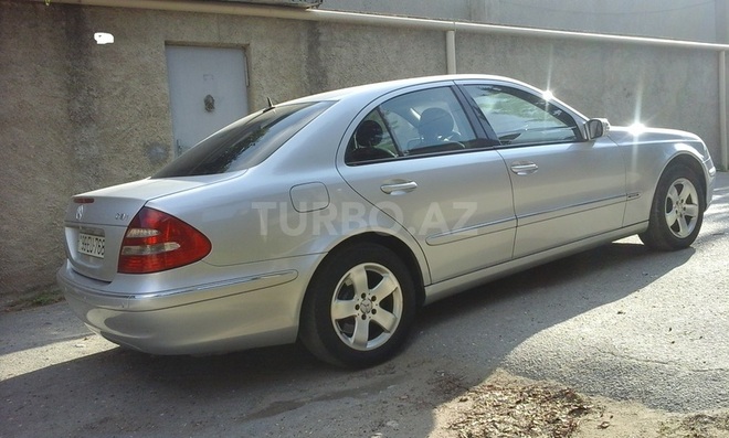 Mercedes E 270 2002, 468,000 km - 2.7 l - Bakı