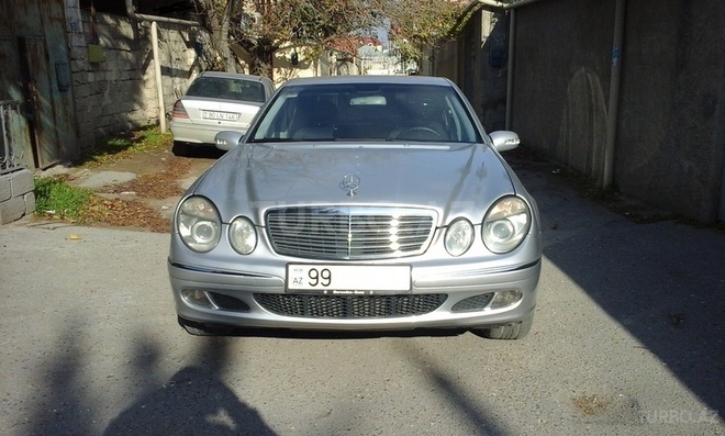 Mercedes E 270 2002, 468,000 km - 2.7 l - Bakı