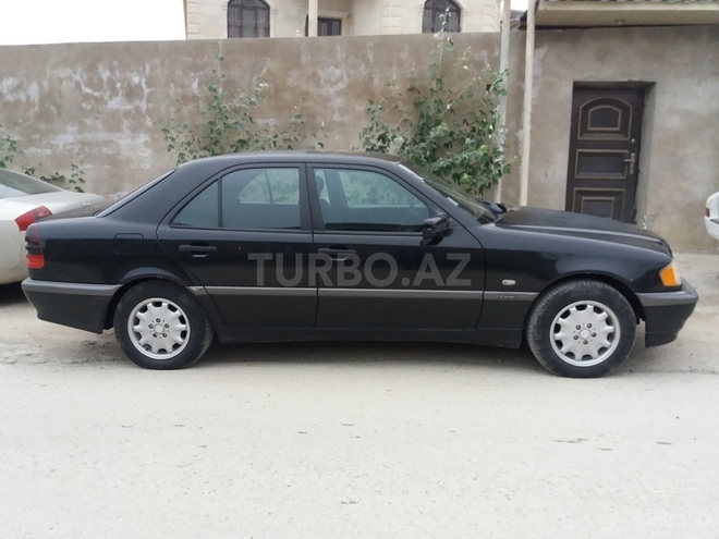 Mercedes C 250 1997, 401,999 km - 2.5 l - Bakı