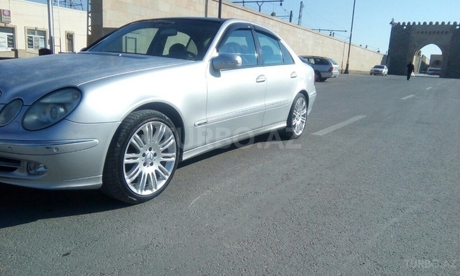 Mercedes E 240 2002, 183,000 km - 2.6 l - Bakı