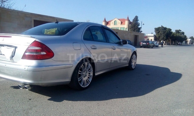Mercedes E 240 2002, 183,000 km - 2.6 l - Bakı