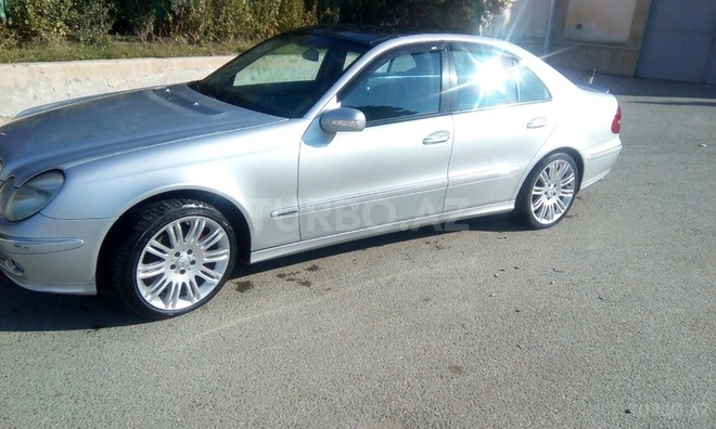 Mercedes E 240 2002, 183,000 km - 2.6 l - Bakı