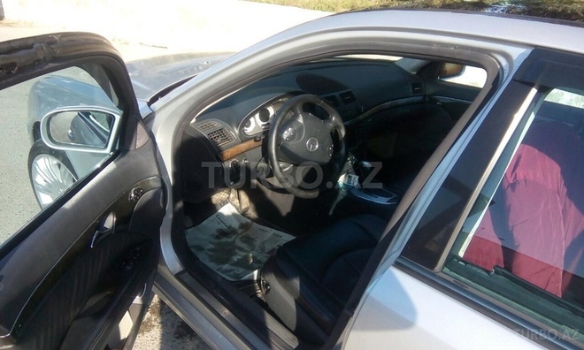 Mercedes E 240 2002, 183,000 km - 2.6 l - Bakı
