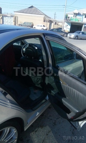 Mercedes E 240 2002, 183,000 km - 2.6 l - Bakı