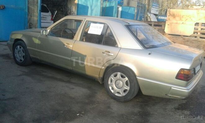 Mercedes E 230 1985, 300,000 km - 2.3 l - Bakı