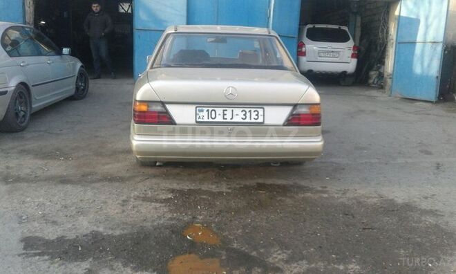 Mercedes E 230 1985, 300,000 km - 2.3 l - Bakı