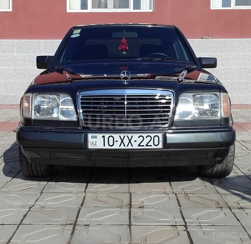 Mercedes E 220 1994, 280,000 km - 2.2 l - Astara