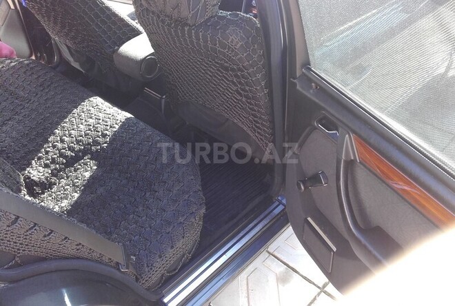 Mercedes E 220 1994, 280,000 km - 2.2 l - Astara