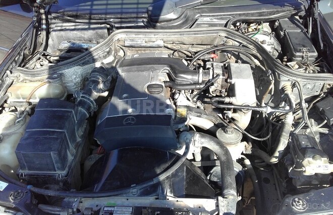 Mercedes E 220 1994, 280,000 km - 2.2 l - Astara