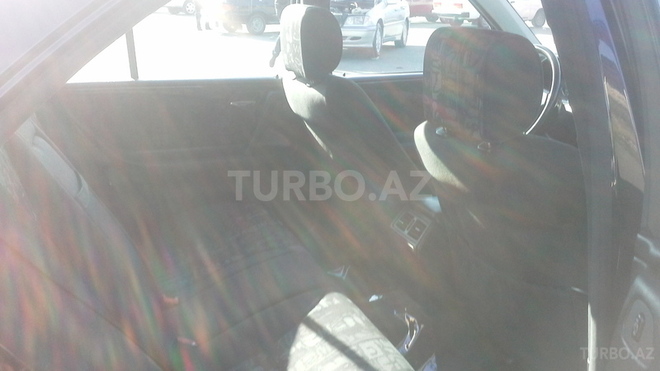 Mercedes E 240 1999, 290,000 km - 2.4 l - Bakı