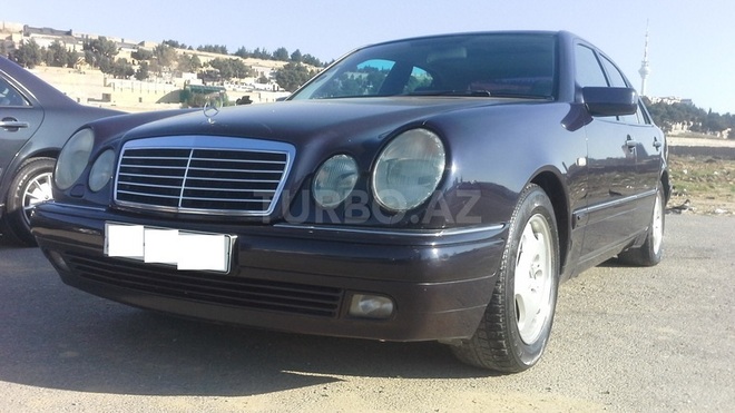 Mercedes E 240 1999, 290,000 km - 2.4 l - Bakı