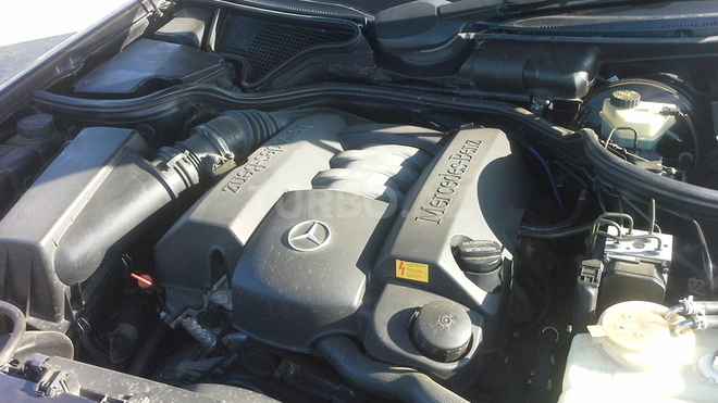 Mercedes E 240 1999, 290,000 km - 2.4 l - Bakı