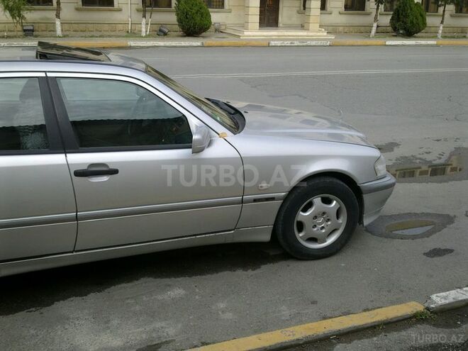 Mercedes C 200 2000, 203,000 km - 2.0 l - Bakı