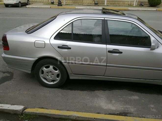Mercedes C 200 2000, 203,000 km - 2.0 l - Bakı