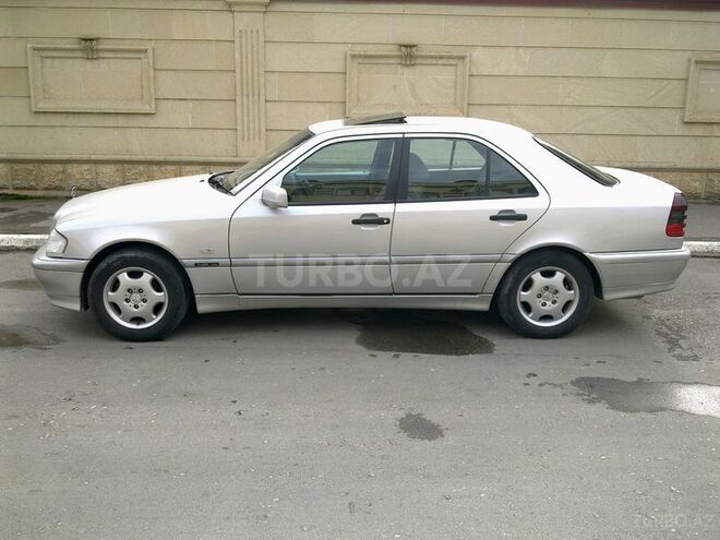 Mercedes C 200 2000, 203,000 km - 2.0 l - Bakı