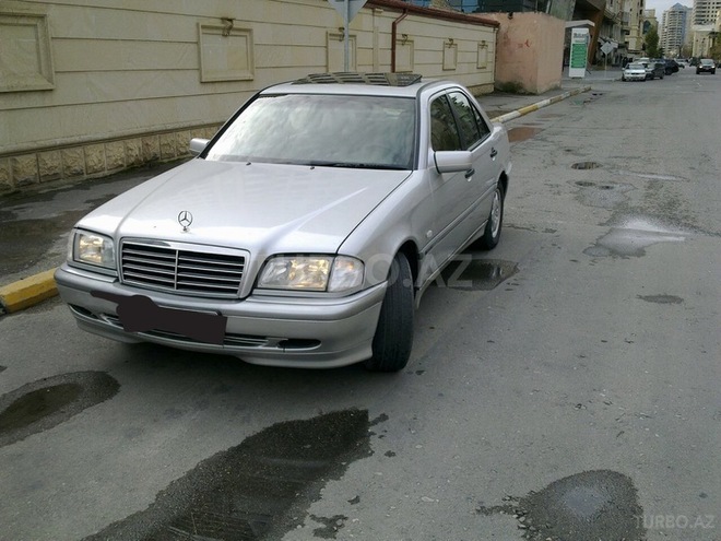 Mercedes C 200 2000, 203,000 km - 2.0 l - Bakı