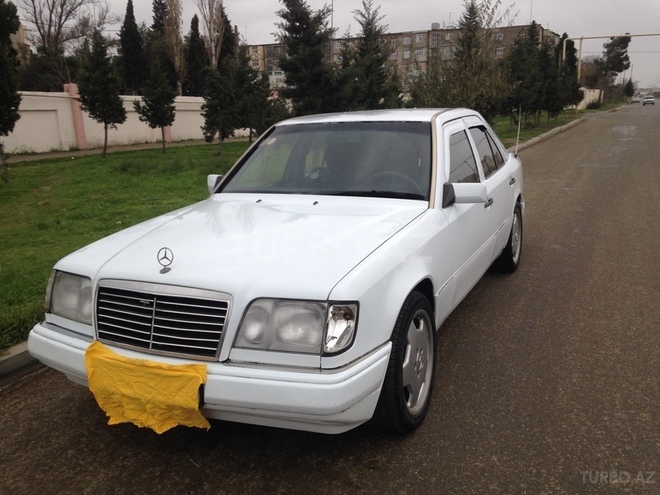Mercedes E 300 1994, 60,000 km - 3.0 л - Bakı
