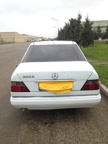 Mercedes E 300 1994, 60,000 km - 3.0 л - Bakı