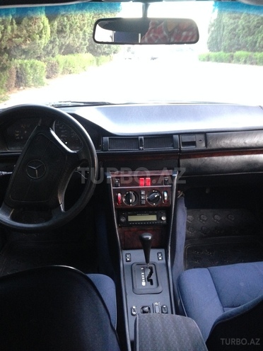 Mercedes E 300 1994, 60,000 km - 3.0 л - Bakı