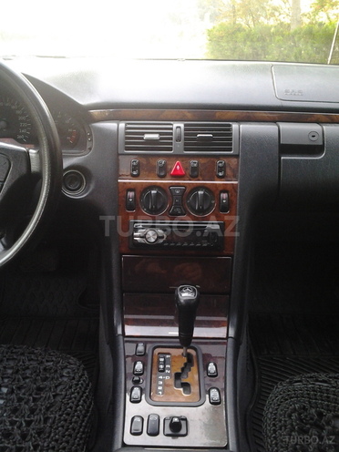 Mercedes E 280 1998, 220,000 km - 2.8 l - Bakı