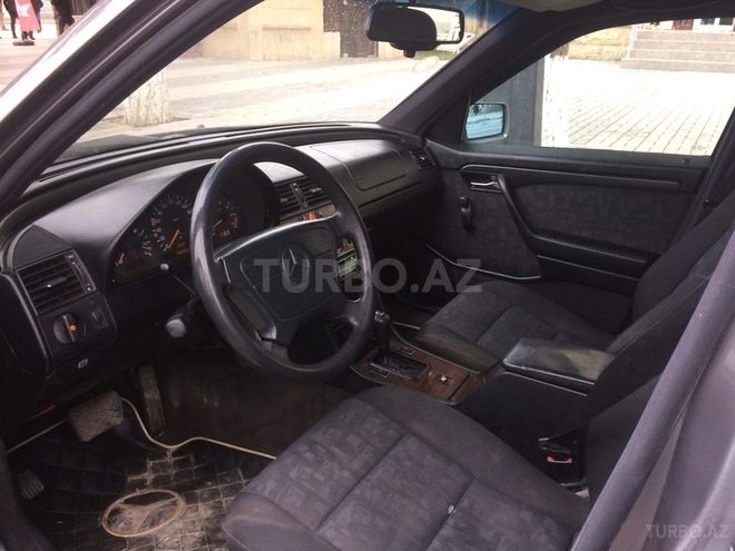Mercedes C 200 1996, 182,345 km - 1.8 l - Xırdalan
