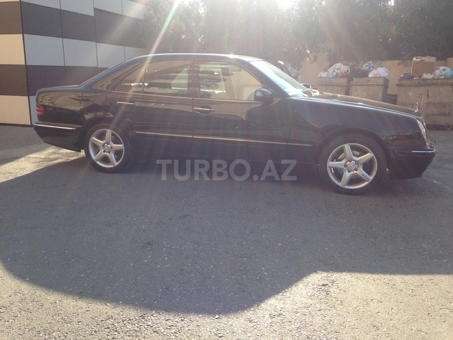 Mercedes E 320 2000, 220,000 km - 3.2 l - Bakı