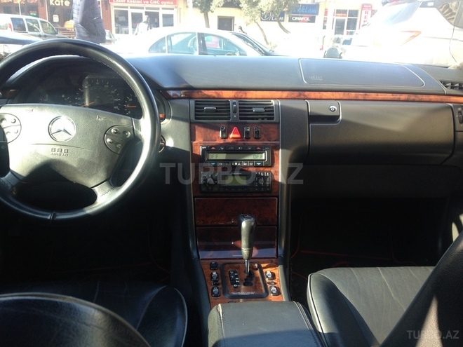 Mercedes E 320 2000, 220,000 km - 3.2 l - Bakı