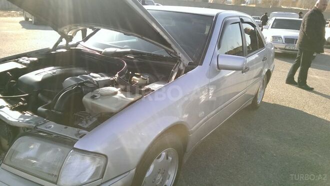 Mercedes C 220 1998, 300,000 km - 2.2 l - Bakı