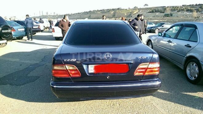 Mercedes E 220 1999, 277,000 km - 2.2 l - Bakı