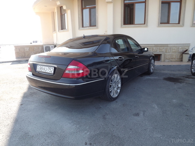 Mercedes E 220 2005, 190,000 km - 2.2 л - Salyan