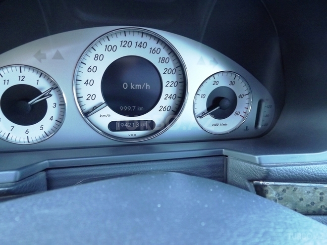 Mercedes E 220 2005, 190,000 km - 2.2 л - Salyan