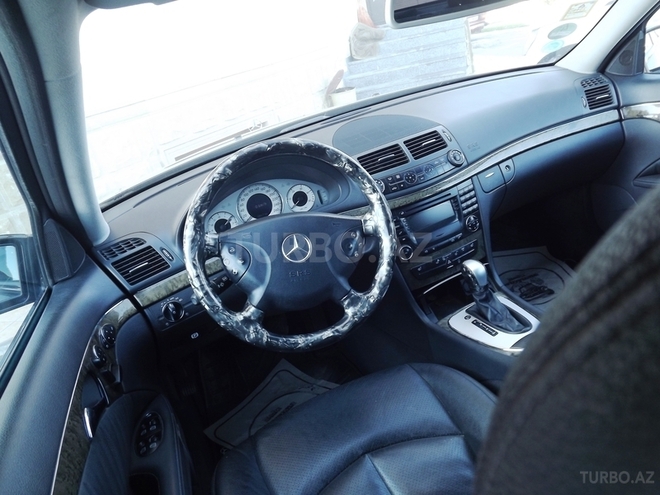 Mercedes E 220 2005, 190,000 km - 2.2 л - Salyan