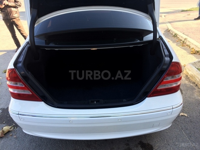 Mercedes C 240 2004, 214,809 km - 2.6 л - Bakı