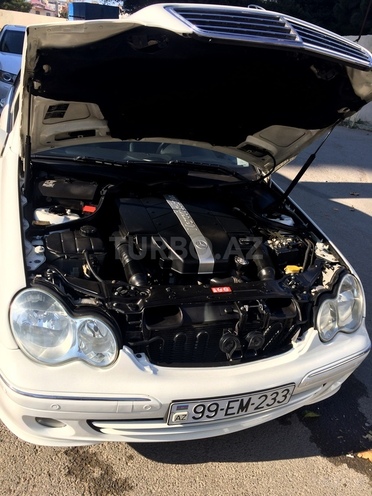 Mercedes C 240 2004, 214,809 km - 2.6 л - Bakı