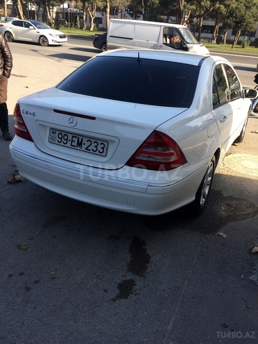 Mercedes C 240 2004, 214,809 km - 2.6 л - Bakı