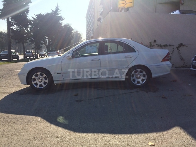 Mercedes C 240 2004, 214,809 km - 2.6 л - Bakı