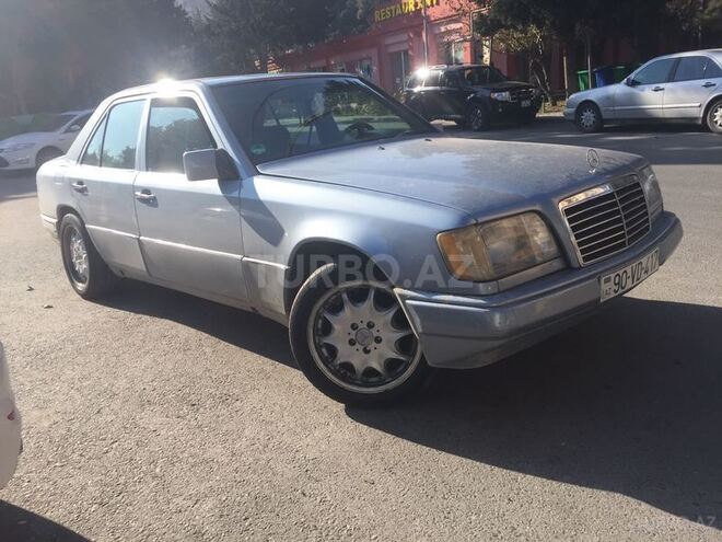 Mercedes E 200 1992, 217,000 km - 2.0 l - Bakı