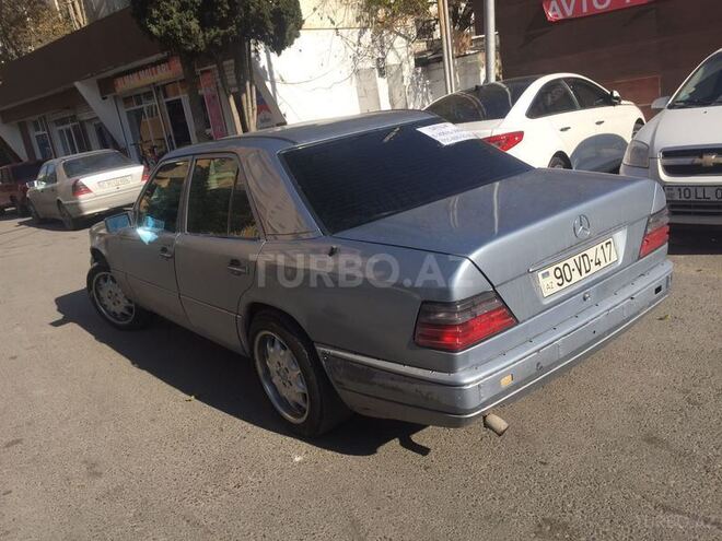 Mercedes E 200 1992, 217,000 km - 2.0 l - Bakı