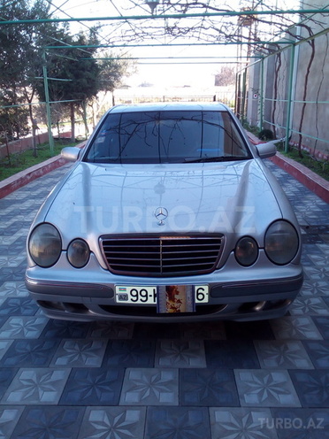 Mercedes E 240 2000, 200,000 km - 2.6 l - Bakı