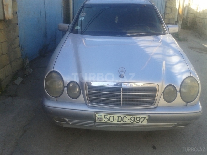 Mercedes E 220 1996, 278,000 km - 2.2 l - Bakı
