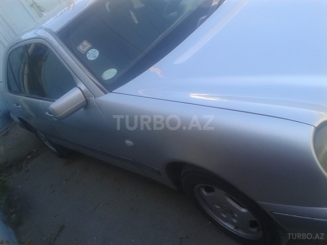Mercedes E 220 1996, 278,000 km - 2.2 l - Bakı